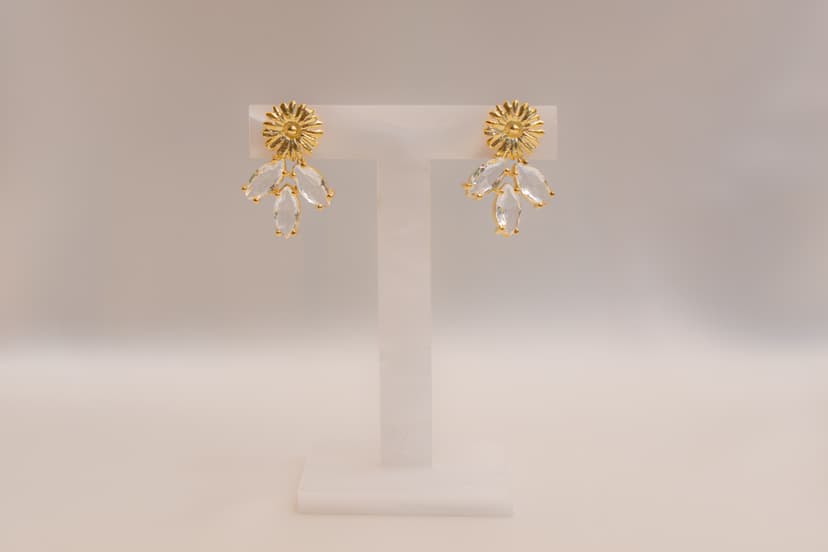 Brincos Flor c/ 3 Pedras Ovais