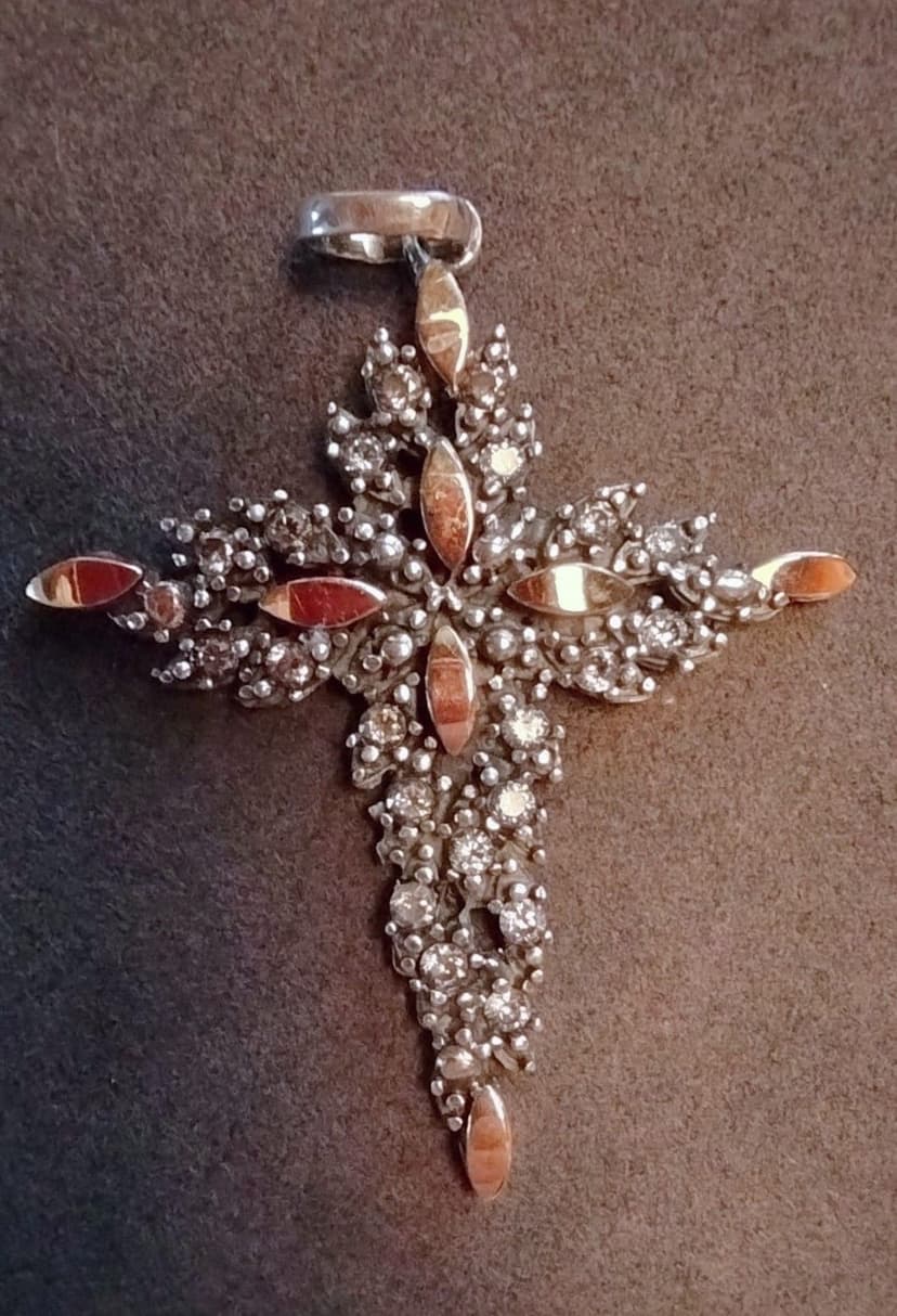 Cruz de Prata e Ouro c/ Zircônias