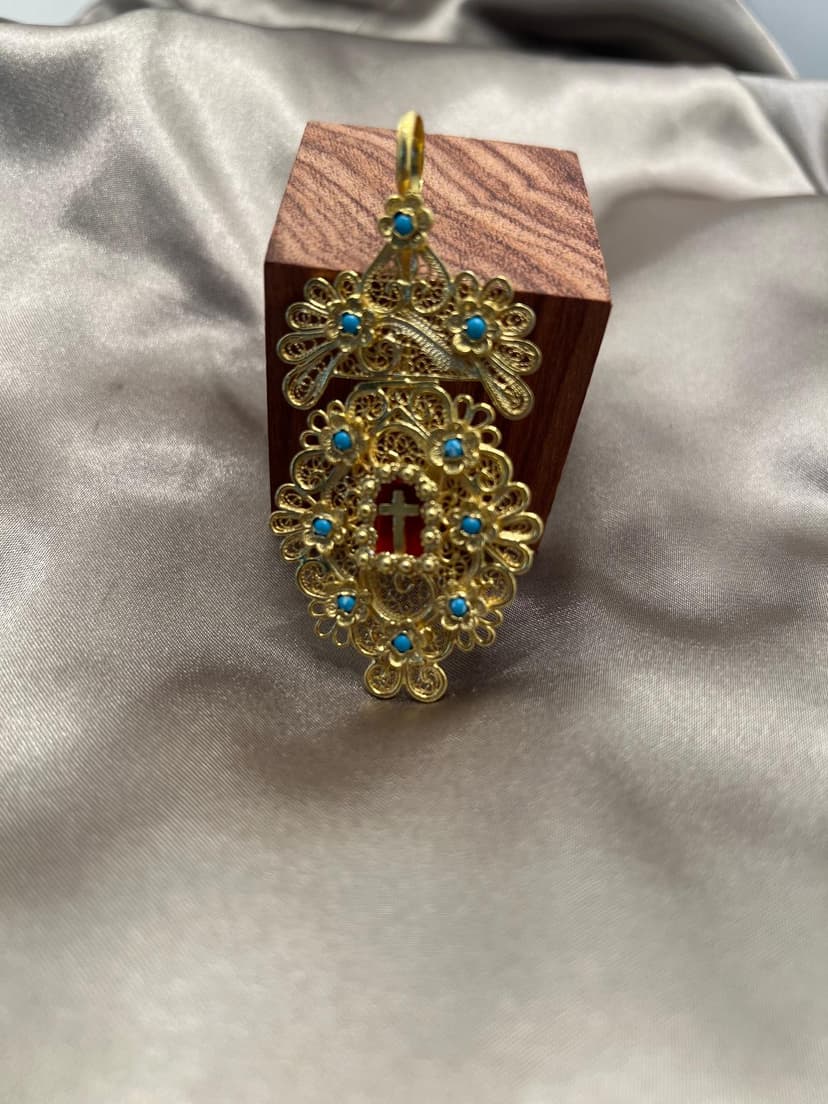 Medalha Relicário em Filigrana