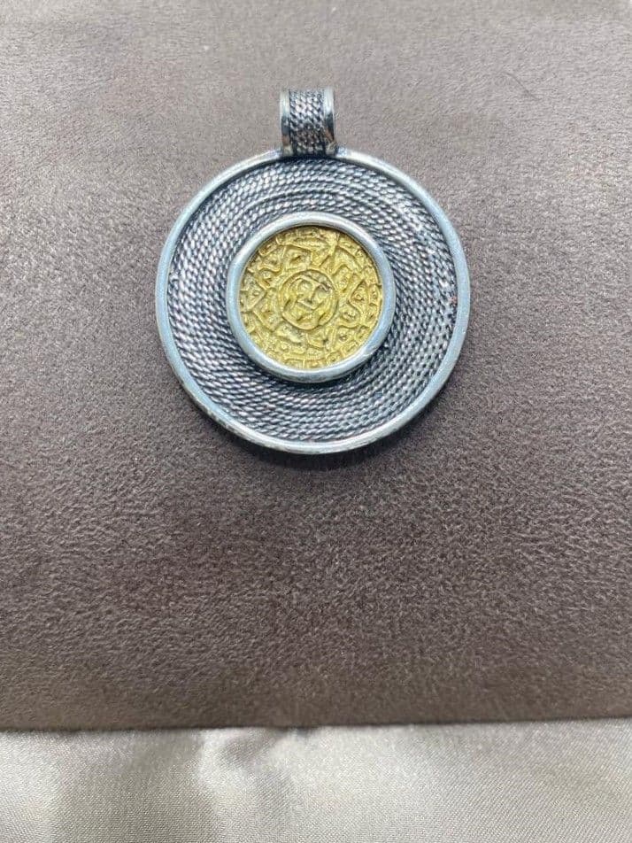 Medalha c/ Centro Dourado